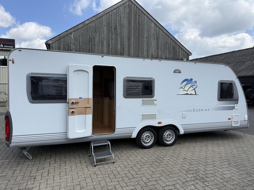 KNAUS SUDWIND 650 FRANSBED RONDZIT TREINZIT MEENEEMPRIJS, Caravans en Kamperen, Caravans, Bedrijf, Treinzit, Overige typen, 6 tot 7 meter