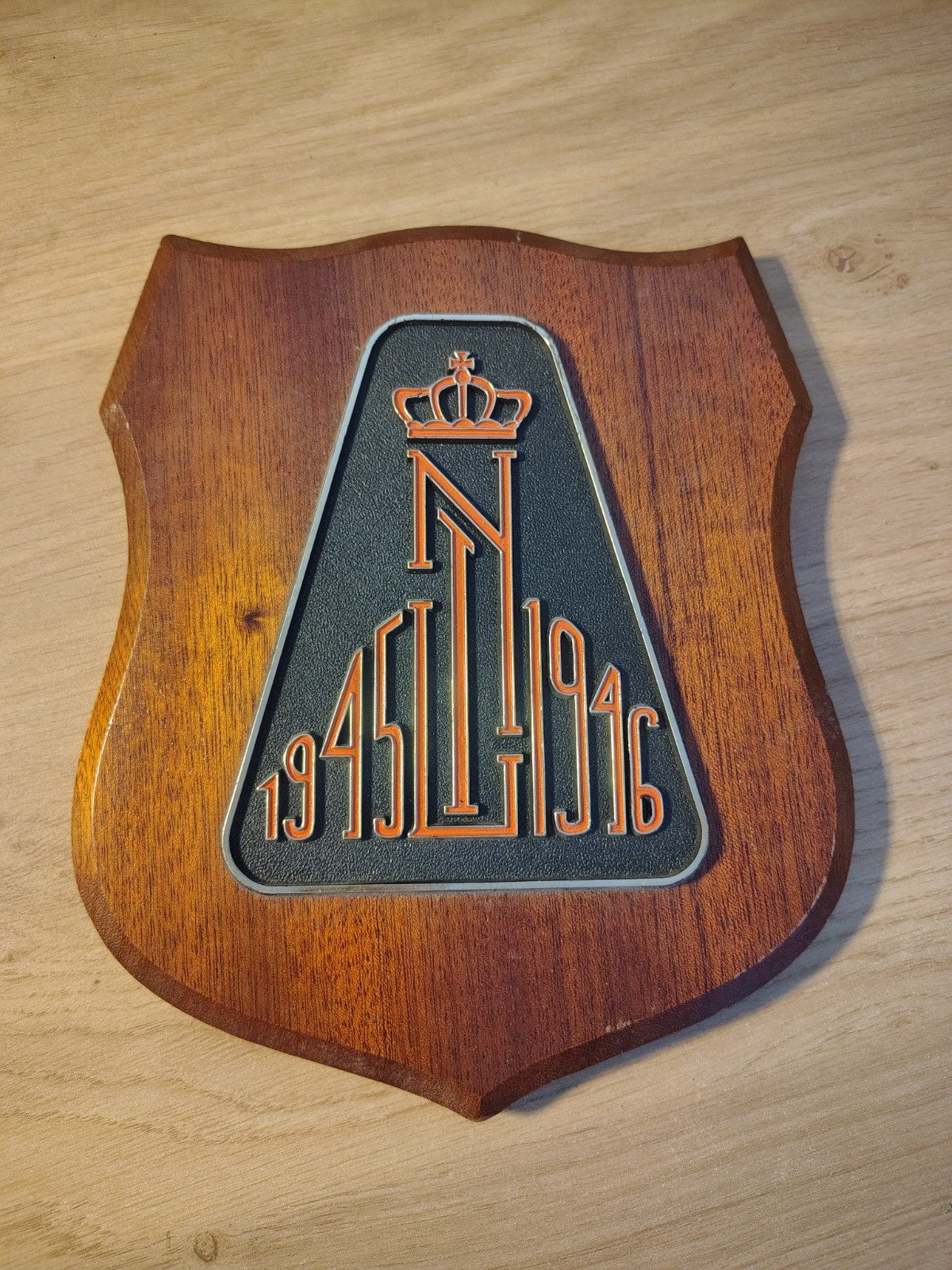 KNIL 1945 1946 Wandschildje, Ophalen of Verzenden, Landmacht, Nederland, Boek of Tijdschrift