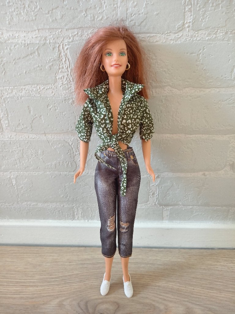 Barbie kleertjes set 60: knoop blouse div. kleuren, Verzenden, Nieuw, Barbie
