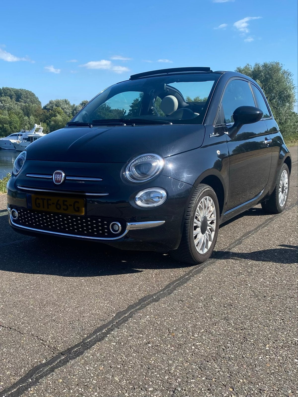 Fiat 500 1.0 Dolcevita Cabriolet Hybride 08-2022 Zwart, Auto's, 4 stoelen, Zwart, Handgeschakeld, 3 cilinders