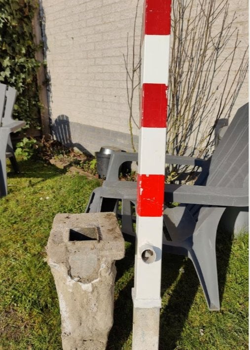 Anti Parkeer paal. Zeer zwaar met betonnen voet., Ophalen, Gebruikt, Minder dan 180 cm, Palen