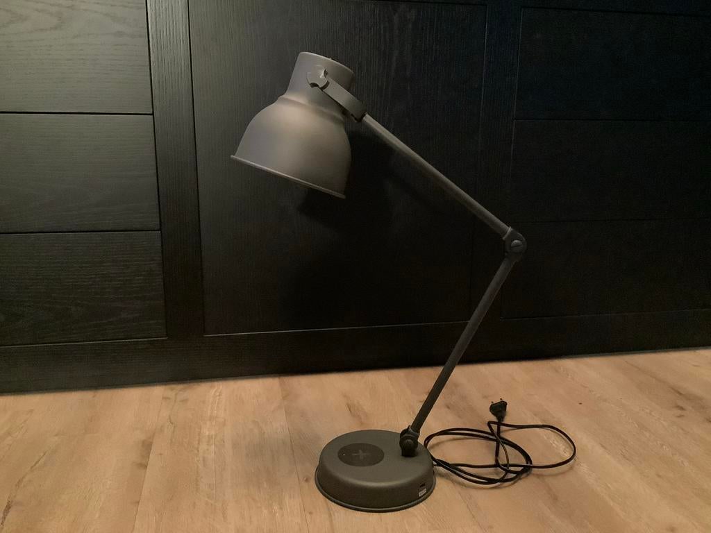 IKEA Hektar burolamp bureaulamp met draadloos opladen, Ophalen, Zo goed als nieuw, Metaal, 50 tot 75 cm