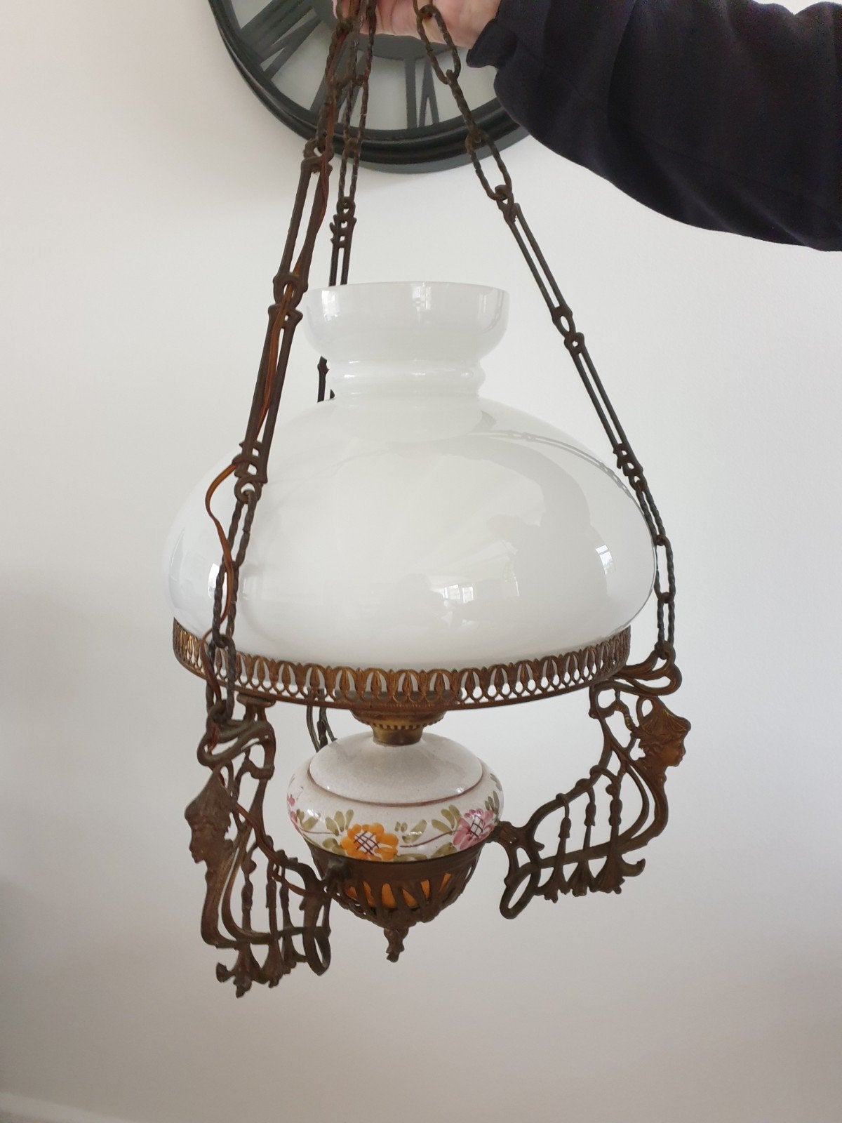 Antieke Hanglamp met Opaliene Kap en Bloemmotief, Antiek en Kunst, Ophalen