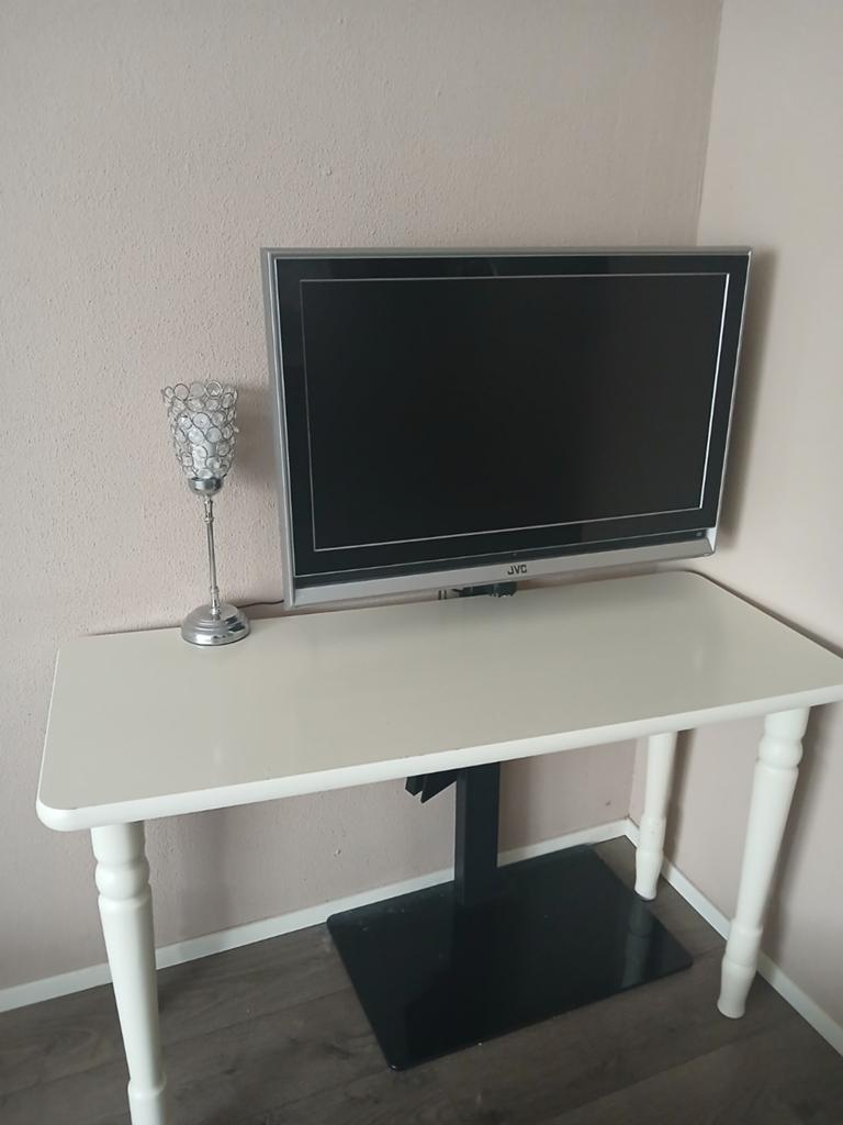 Bijna gratis JVC LCD TV - Compact en functioneel, Gebruikt, 50 Hz, Ophalen of Verzenden, 40 tot 60 cm