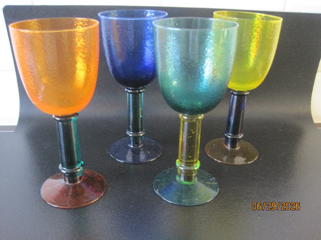 4 Gekleurde glazen, Verzamelen, Glas en Borrelglaasjes, Ophalen of Verzenden, Zo goed als nieuw, Overige typen