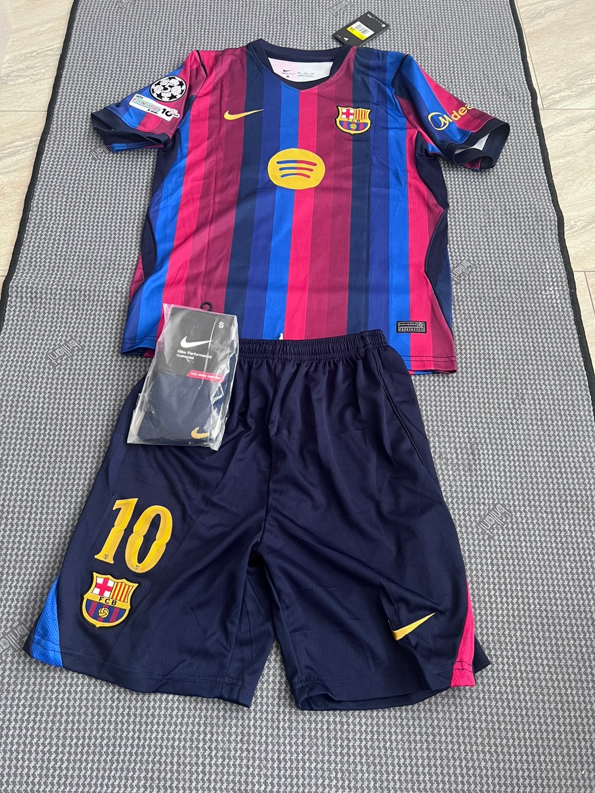 FC Barcelona Volledige Set 26/27 Maat 153-164, Maat XS of kleiner, Verzenden, Nieuw, Set