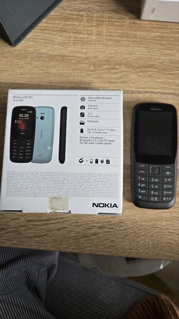 Nokia 220 4G Dual SIM Telefoon - Zo goed als nieuw, Ophalen, Zwart, Fysiek toetsenbord, Klassiek of Candybar