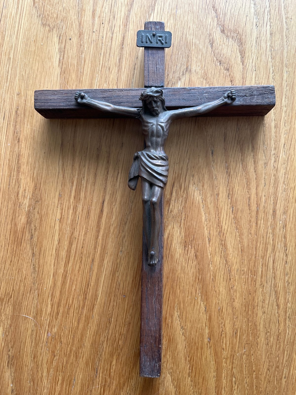 Vintage houten kruisbeeld met bronzen corpus, Antiek en Kunst, Ophalen
