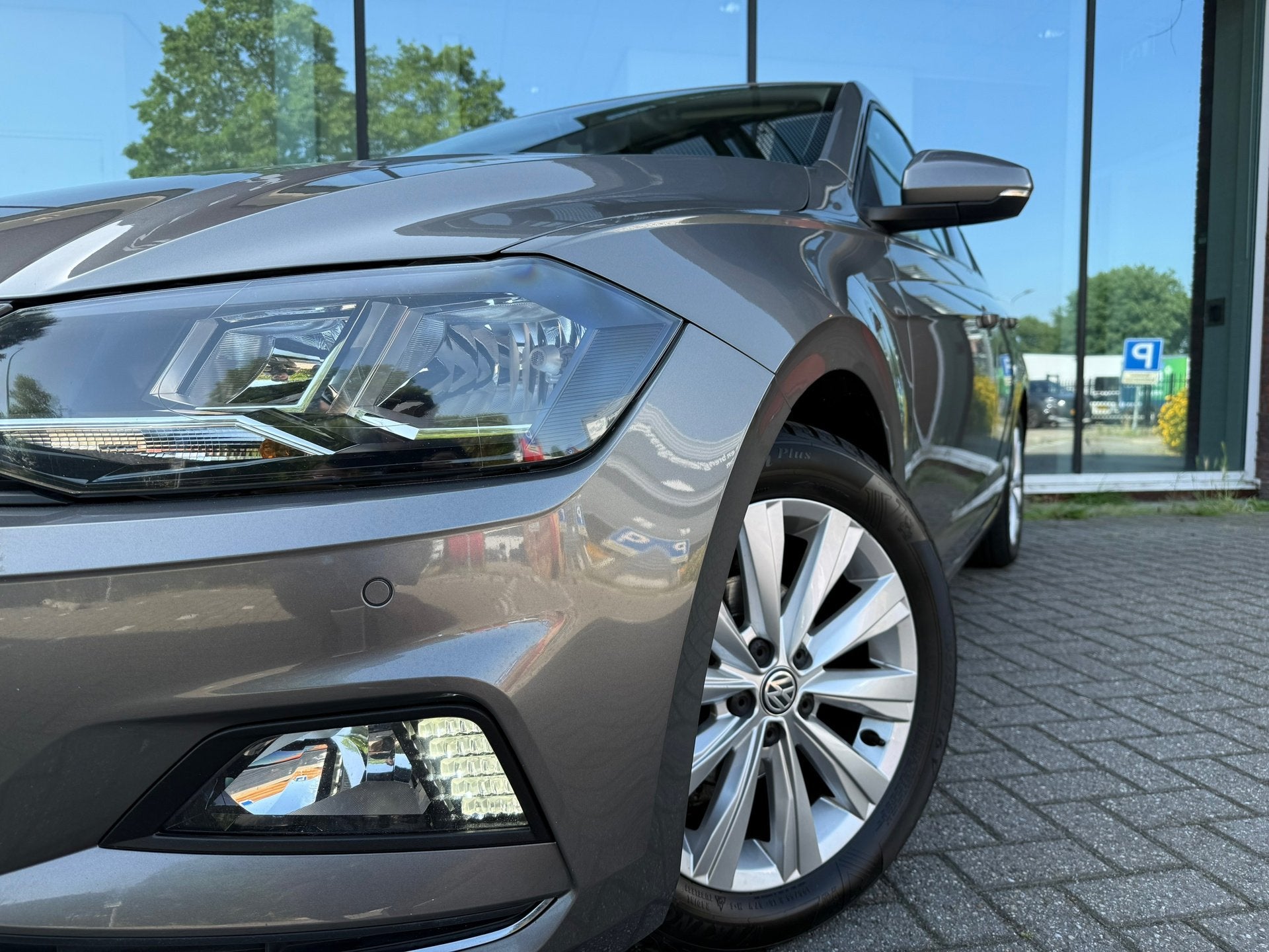 Volkswagen Polo 1.0 TSI Highline - Automaat - Virt.Cockpit -, Auto's, Volkswagen, Gebruikt, 95 pk, Leder en Stof, 49 €/maand