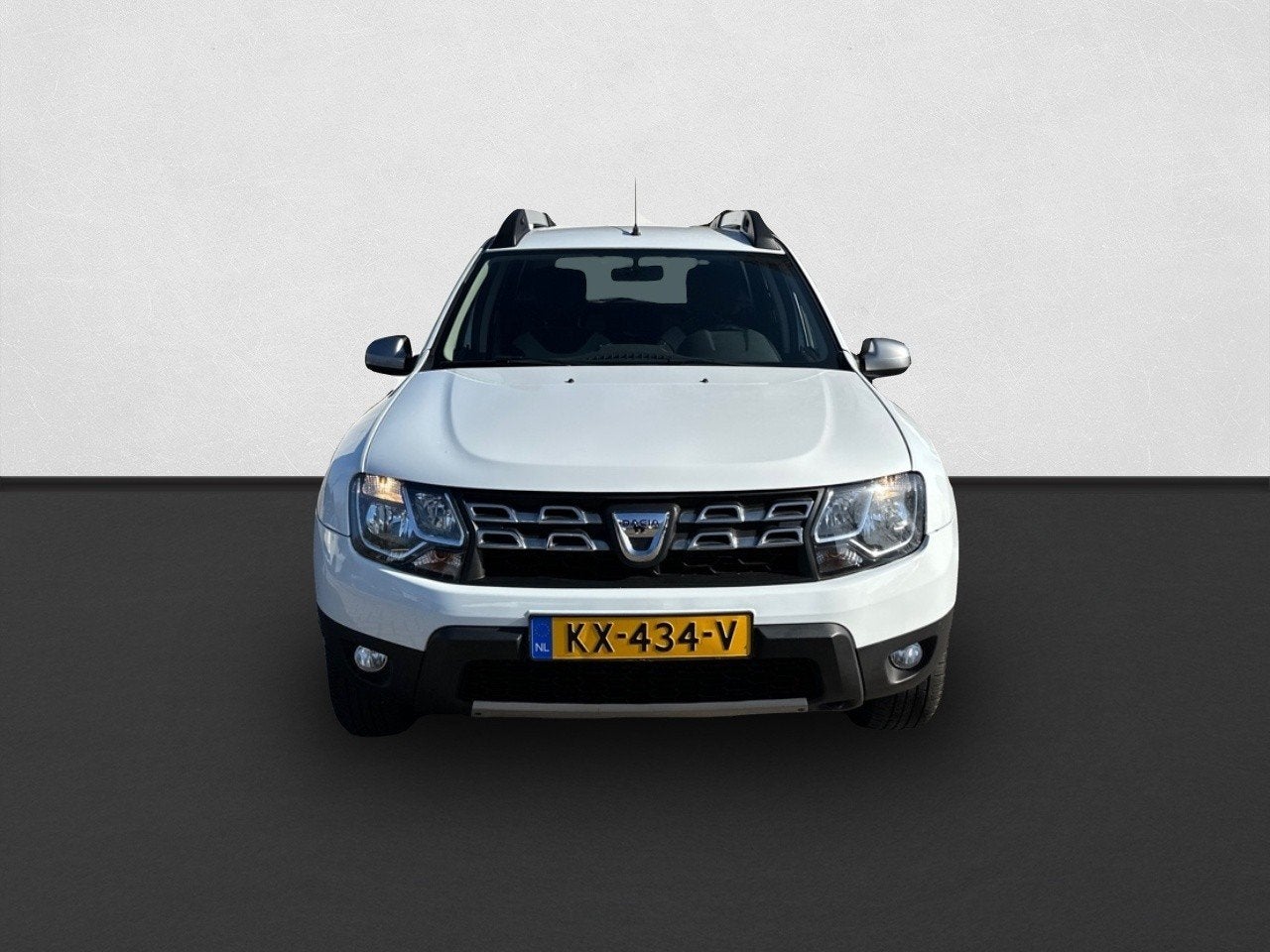 Dacia Duster 1.2 TCe 4x2 Lauréate CAMERA / TREKHAAK / CRUIS, Auto's, Gebruikt, Euro 6, Duster, 635 kg
