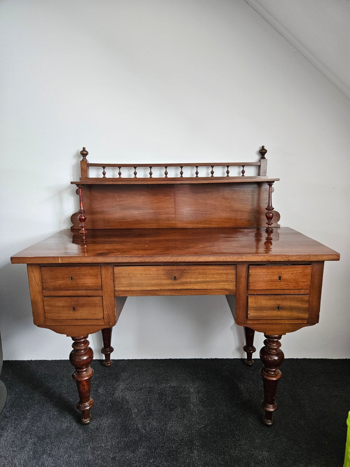 Antiek houten bureau met opzetstuk en laden, Ophalen