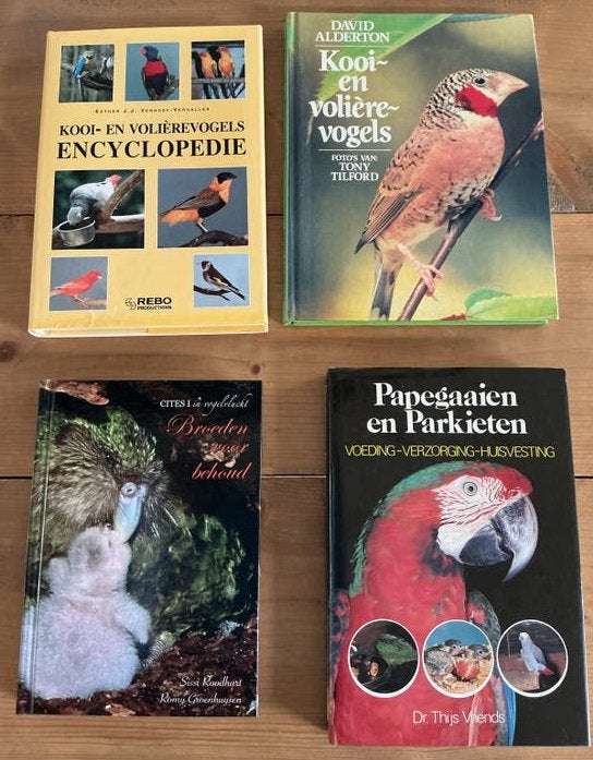 Vogelboeken: oa Kooi- en Volièrevogels PapegaaienParkieten, Ophalen of Verzenden, Gelezen, Vogels