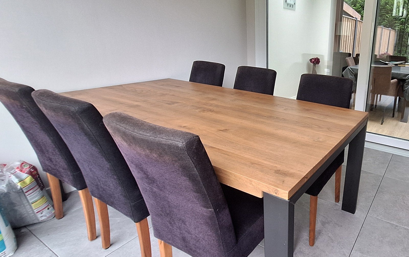 Eikenhouten eettafel 2m lang x 1m breed, met 6 stoelen, Ophalen, Zo goed als nieuw, 4 tot 6 stoelen
