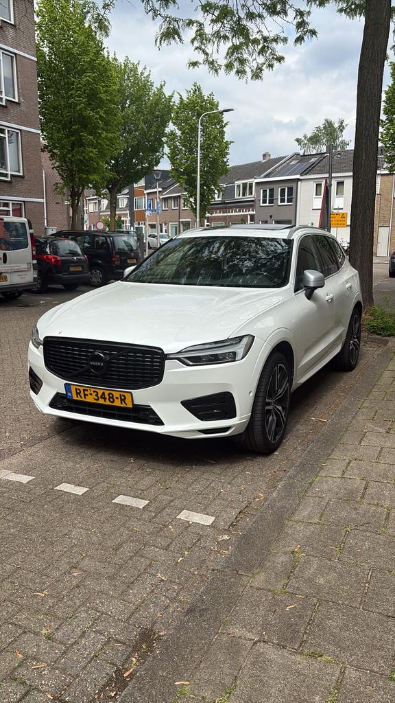 Volvo XC60 R-DESIGN  T5 254pk Geartronic AWD 2017 Wit, Auto's, Volvo, Automaat, Zwart, 1969 cc, 1714 kg