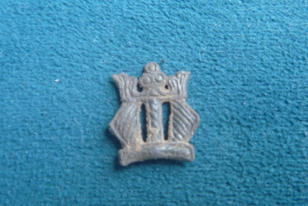 Bodemvondst. Pelgrims insigne. M van Maria. Detector, Ophalen of Verzenden