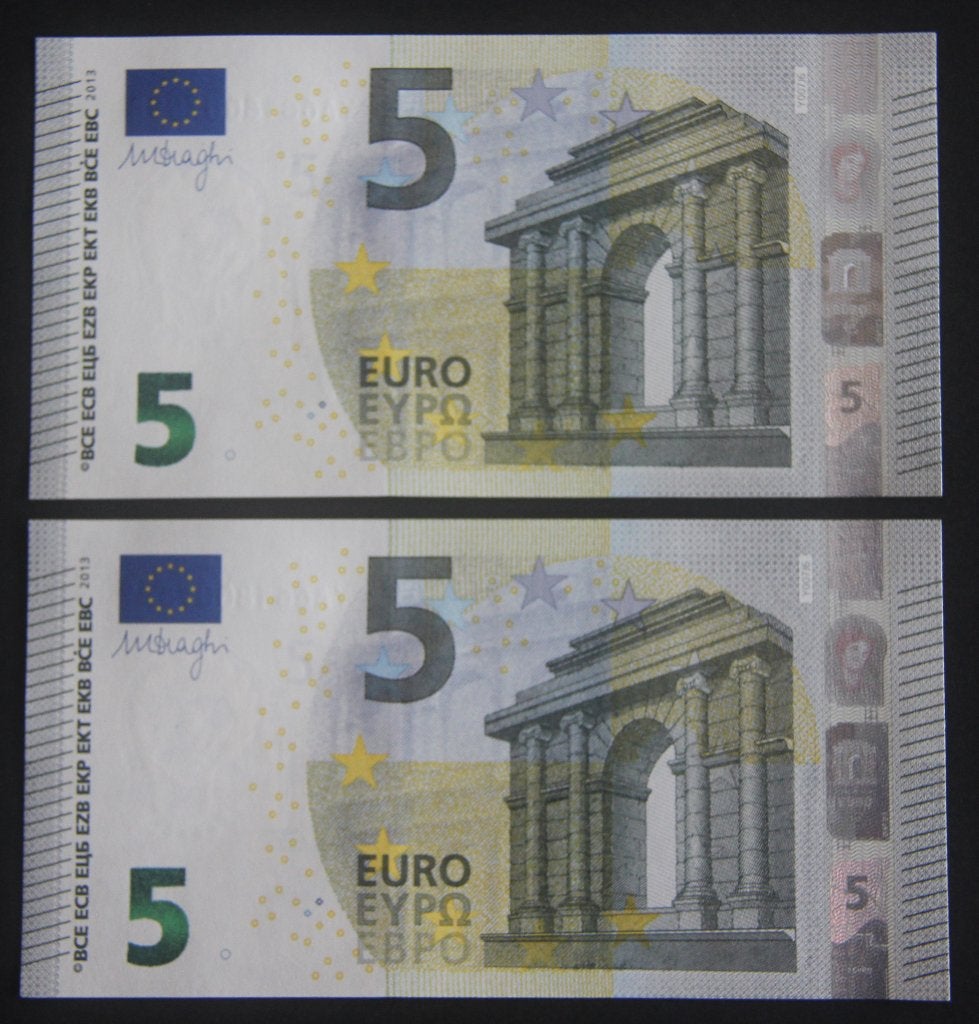 2x 5 euro 2013 opv. YA6618007538(74) ongelopen, Postzegels en Munten, Ophalen of Verzenden, Overige landen, 5 euro, Setje