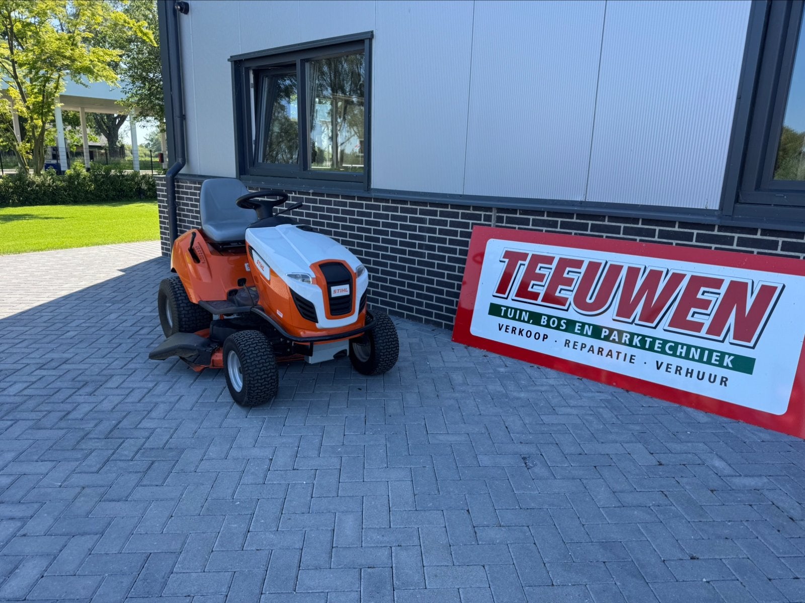 STIHL RT 4112 SZ 2 cilinder B&S motor zitmaaier., Tuin en Terras, Zitmaaiers, Gebruikt, Elektrische starter, Teeuwen Tuinmachines