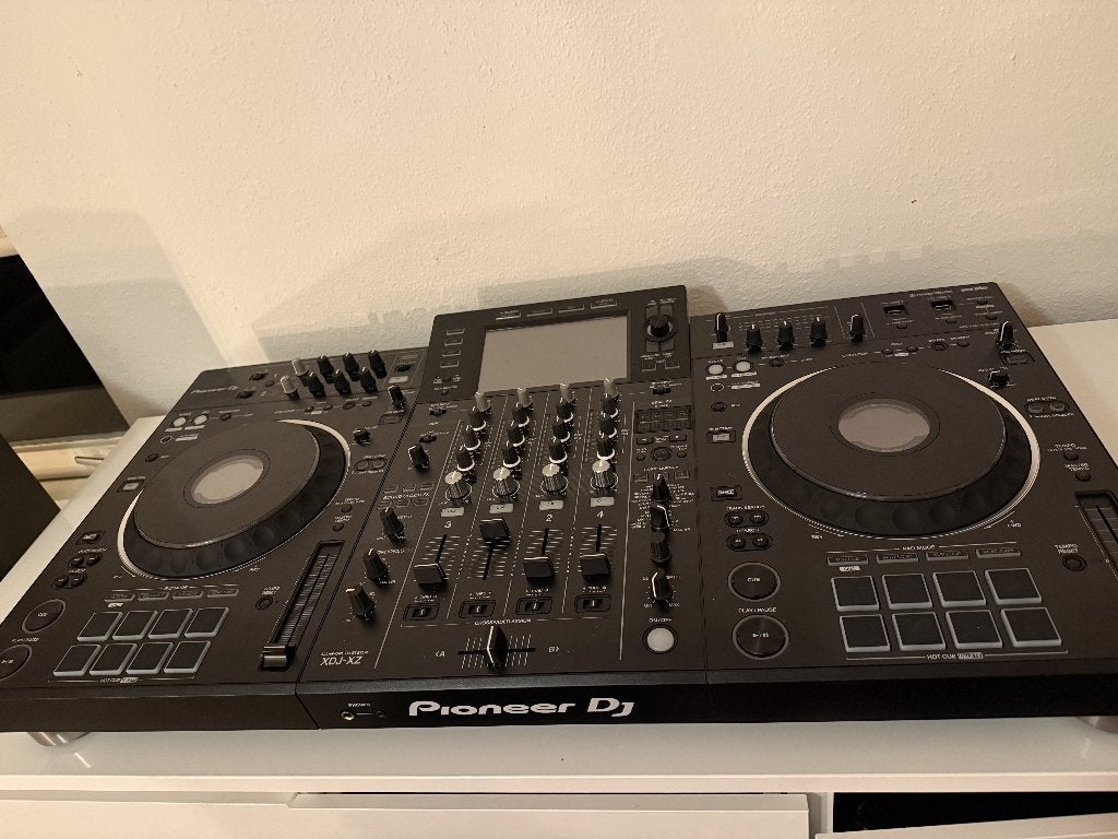 Foto 7 van Pioneer xdj xz all in one dj system with cover