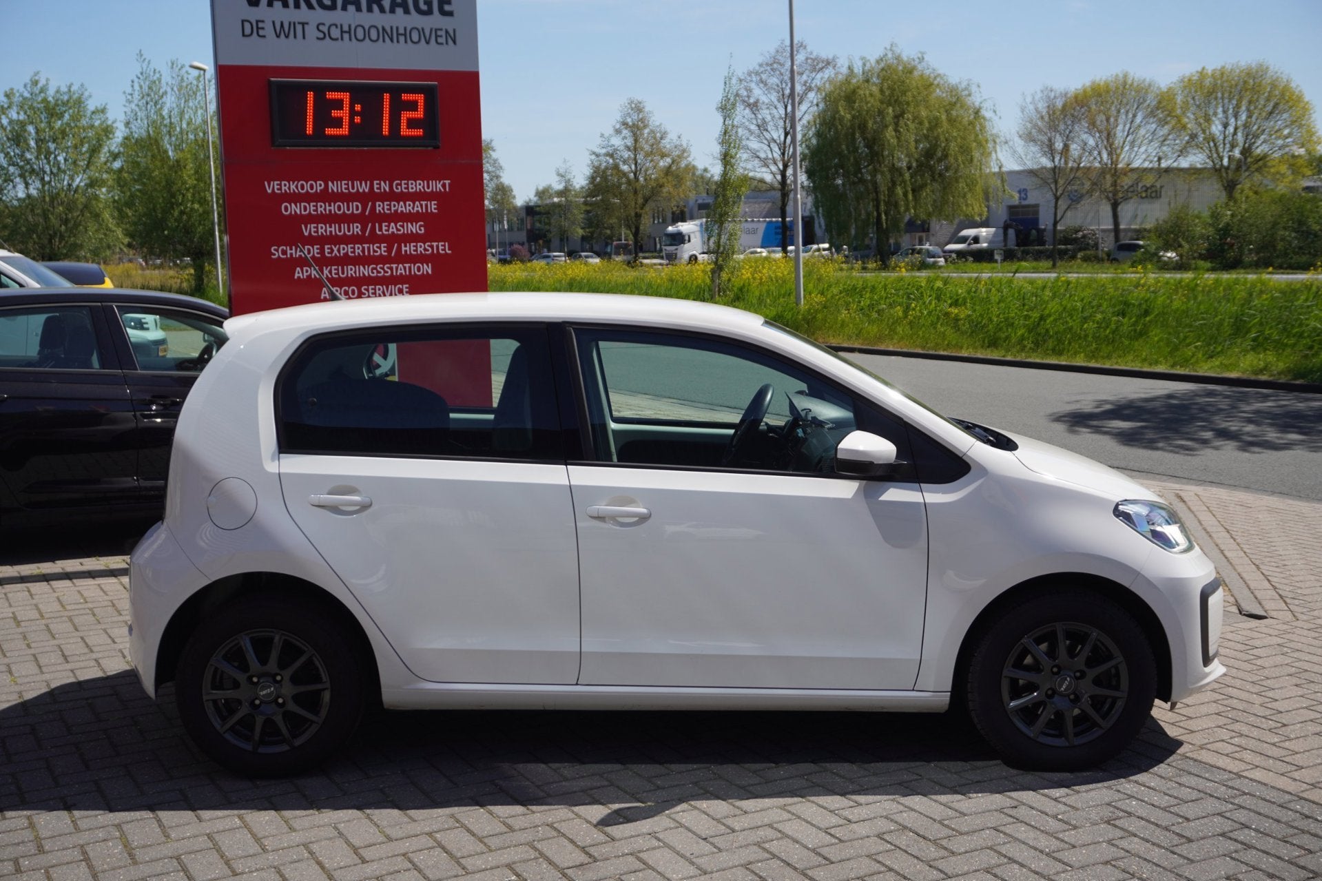 Volkswagen Up! 1.0 BMT move up! / Bluetooth / Incl winterwie, Voorwielaandrijving, Stof, Gebruikt, Wit