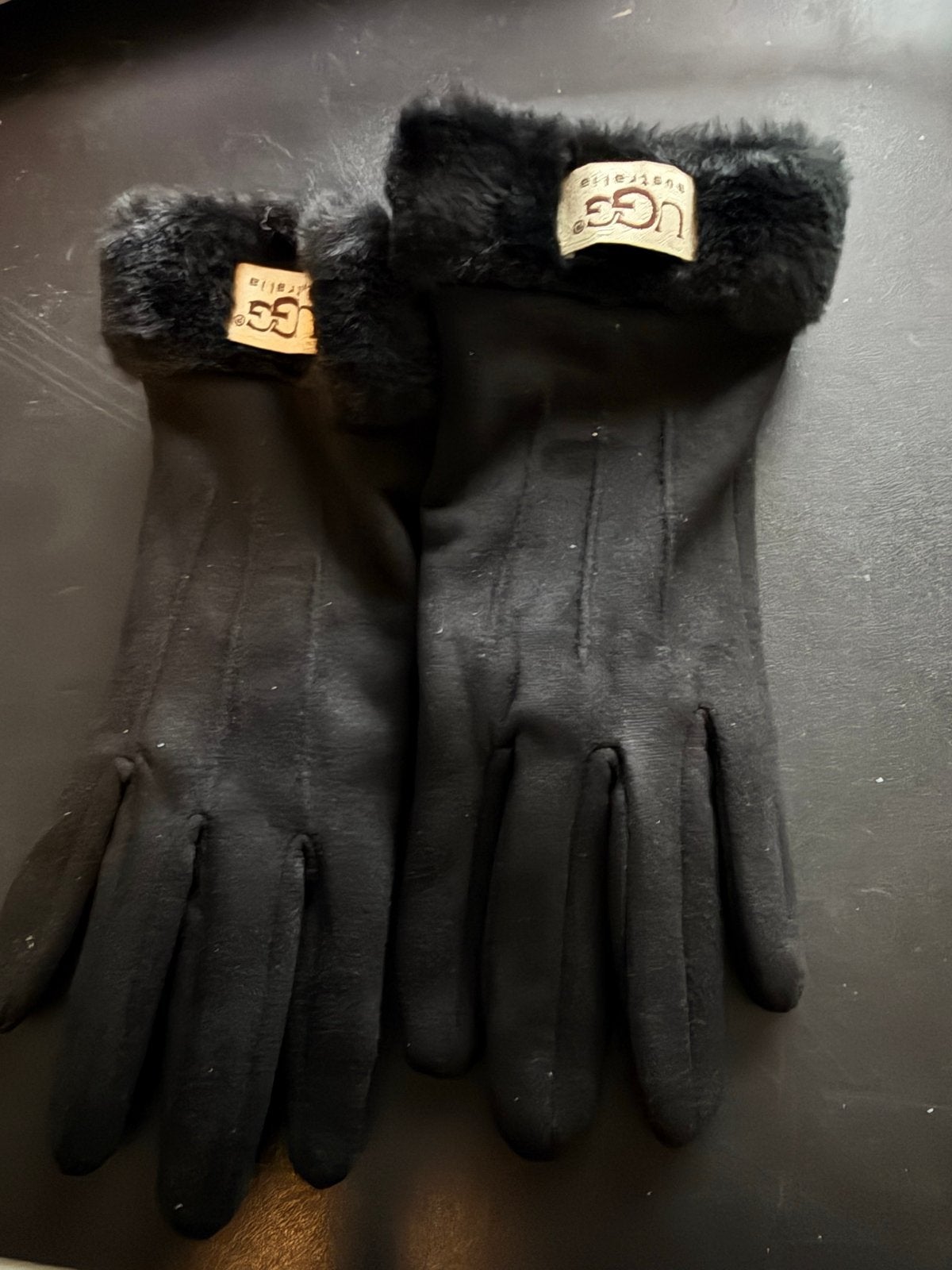 Ugg Australia zwarte handschoenen met bontrand, Verzenden, Nieuw, Maat 38/40 (M), Handschoenen