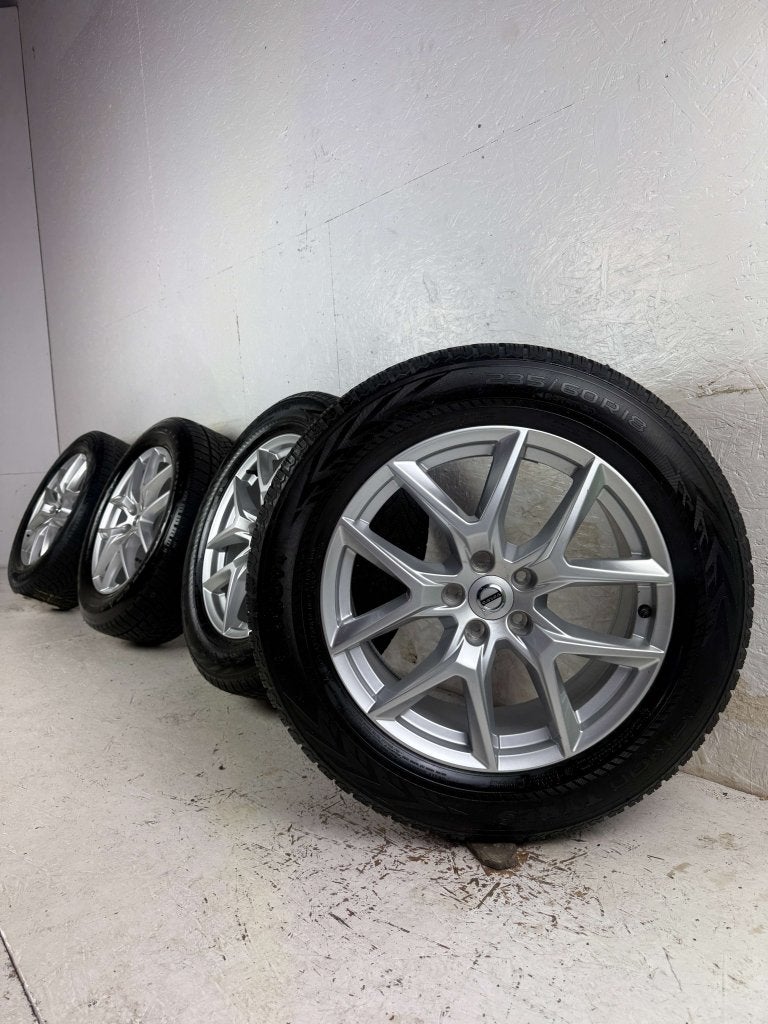 4. Originele Volvo XC60 velgen 18" 5x108 winterset 7mm!