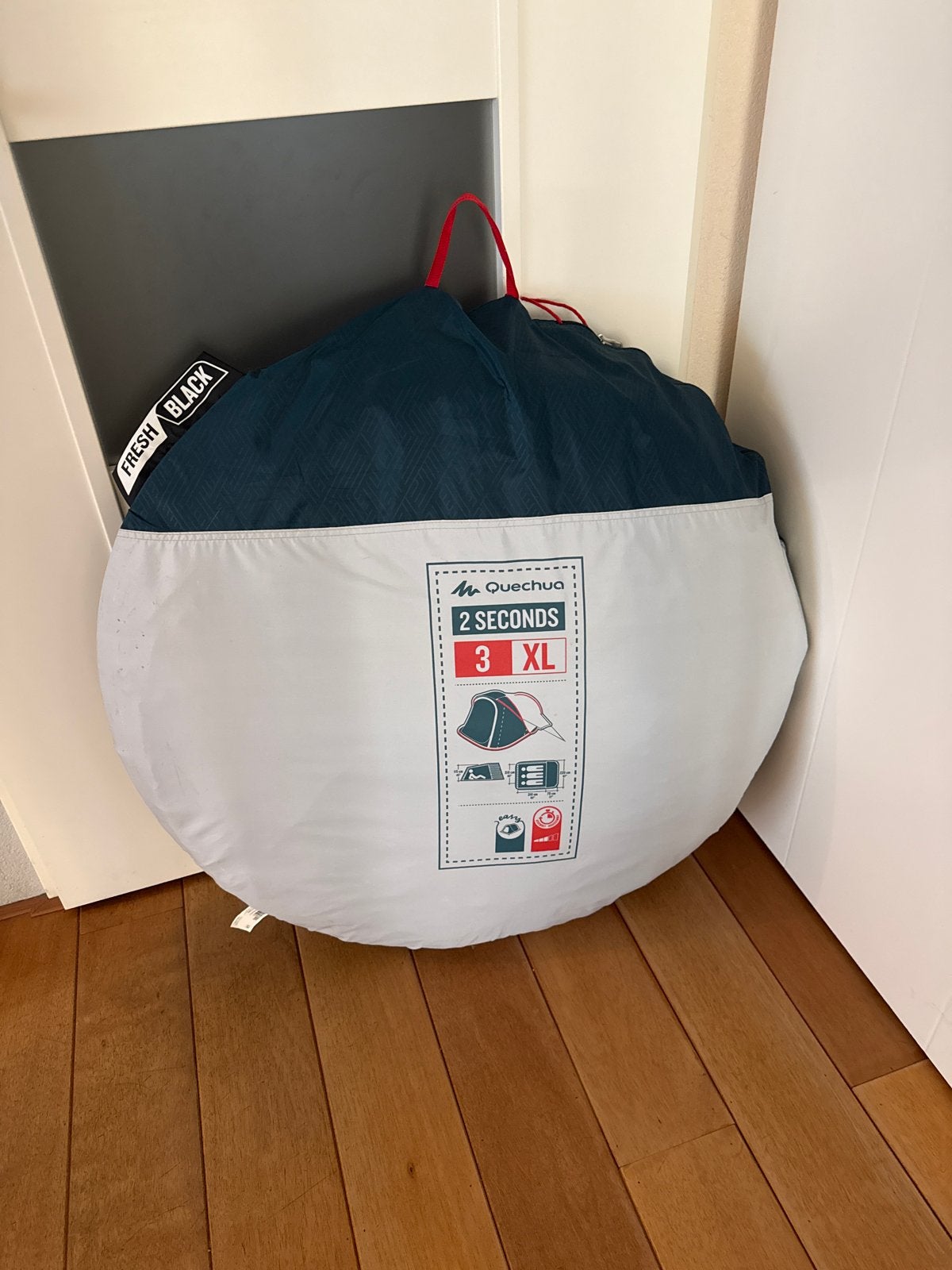 Quechua 2 Seconds 3XL Fresh & Black pop-up tent met voortent, Caravans en Kamperen, Tenten, Ophalen of Verzenden, Zo goed als nieuw