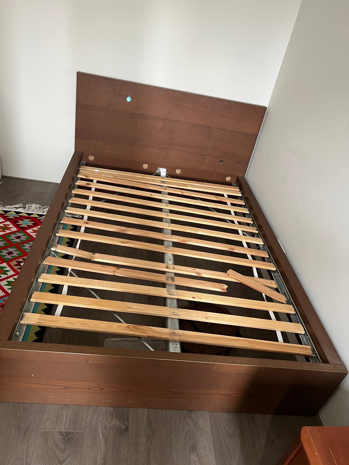 Bed gratis af te halen - 140x200 cm, Ophalen, Gebruikt, Bruin, Tweepersoons