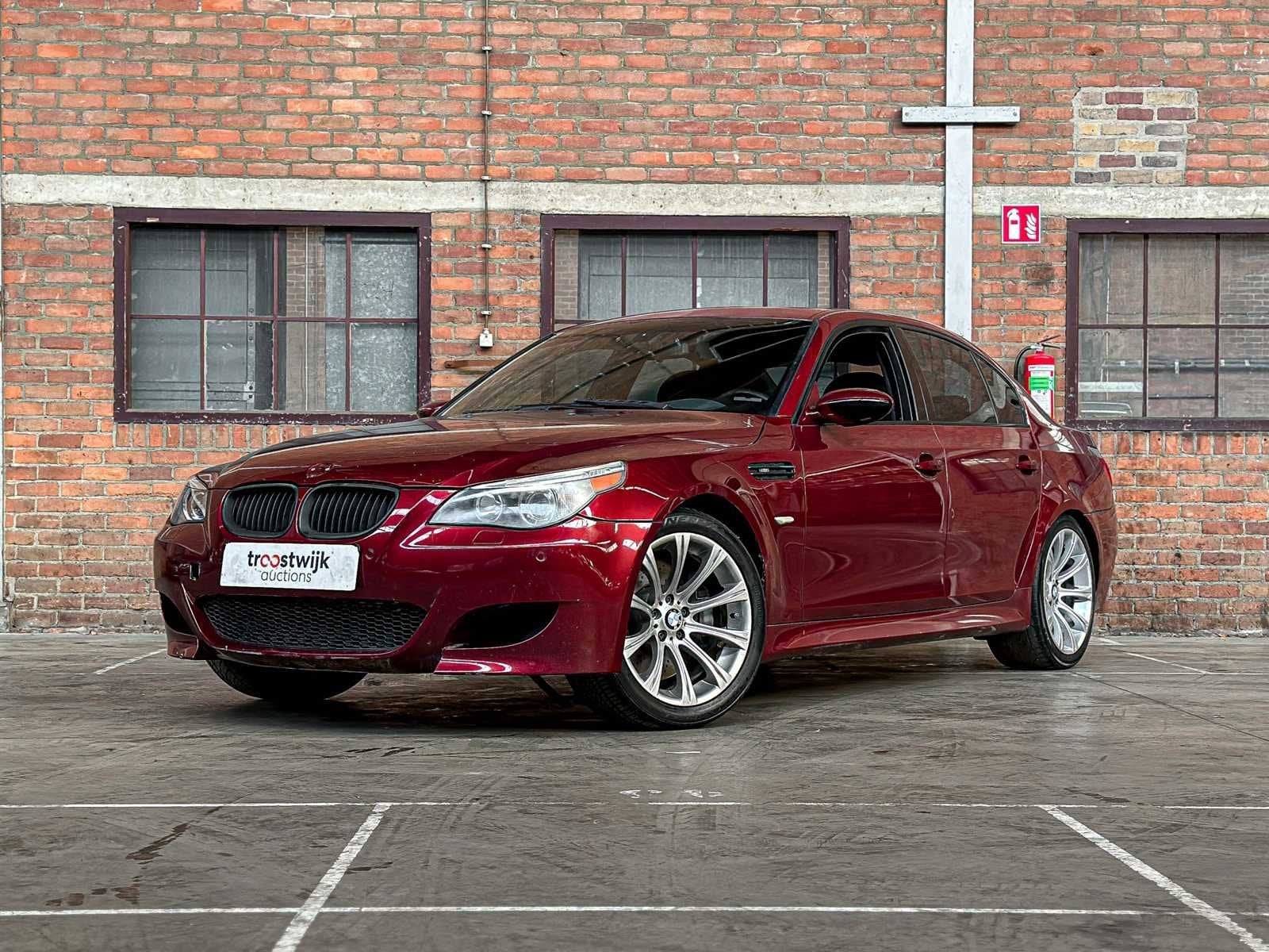 BMW M5 5.0 V10 E60 500pk 2006 5-serie, Auto's, Automaat, Gebruikt, Bedrijf, Sedan