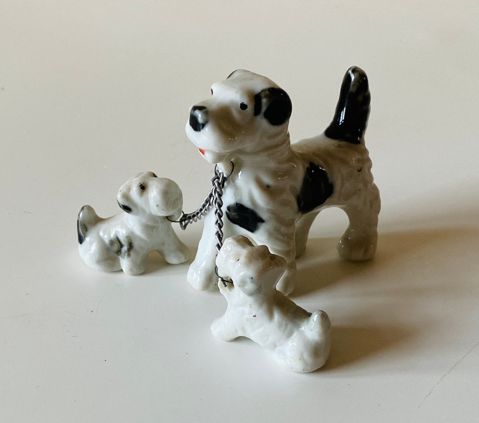 Vintage jaren 40/50 porseleinen terrier met 2 puppy’s, Ophalen of Verzenden