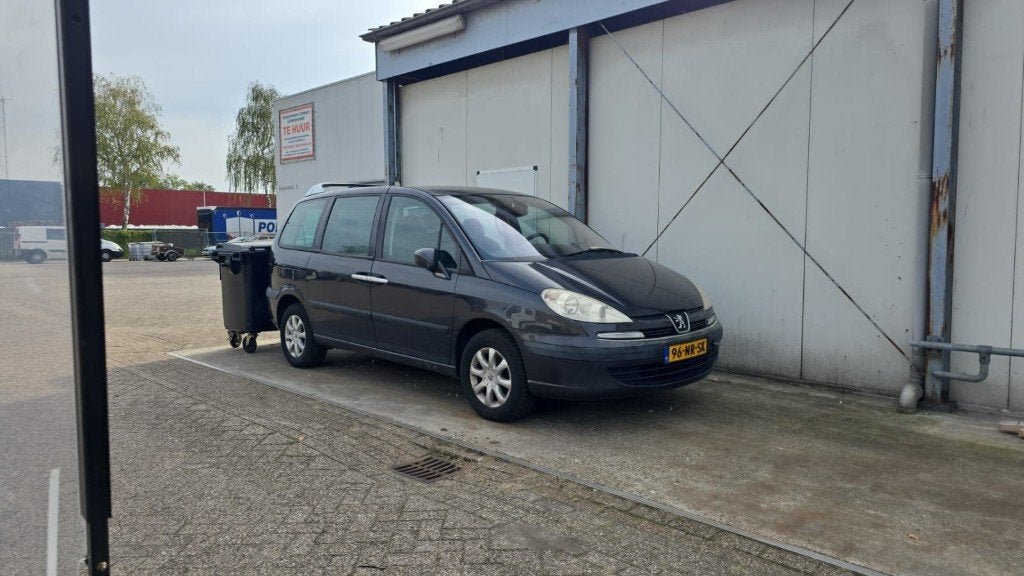 Peugeot 807 2.0 16V SR 2004 Grijs, Auto's, Voorwielaandrijving, 8 stoelen, 4 cilinders, Bedrijf