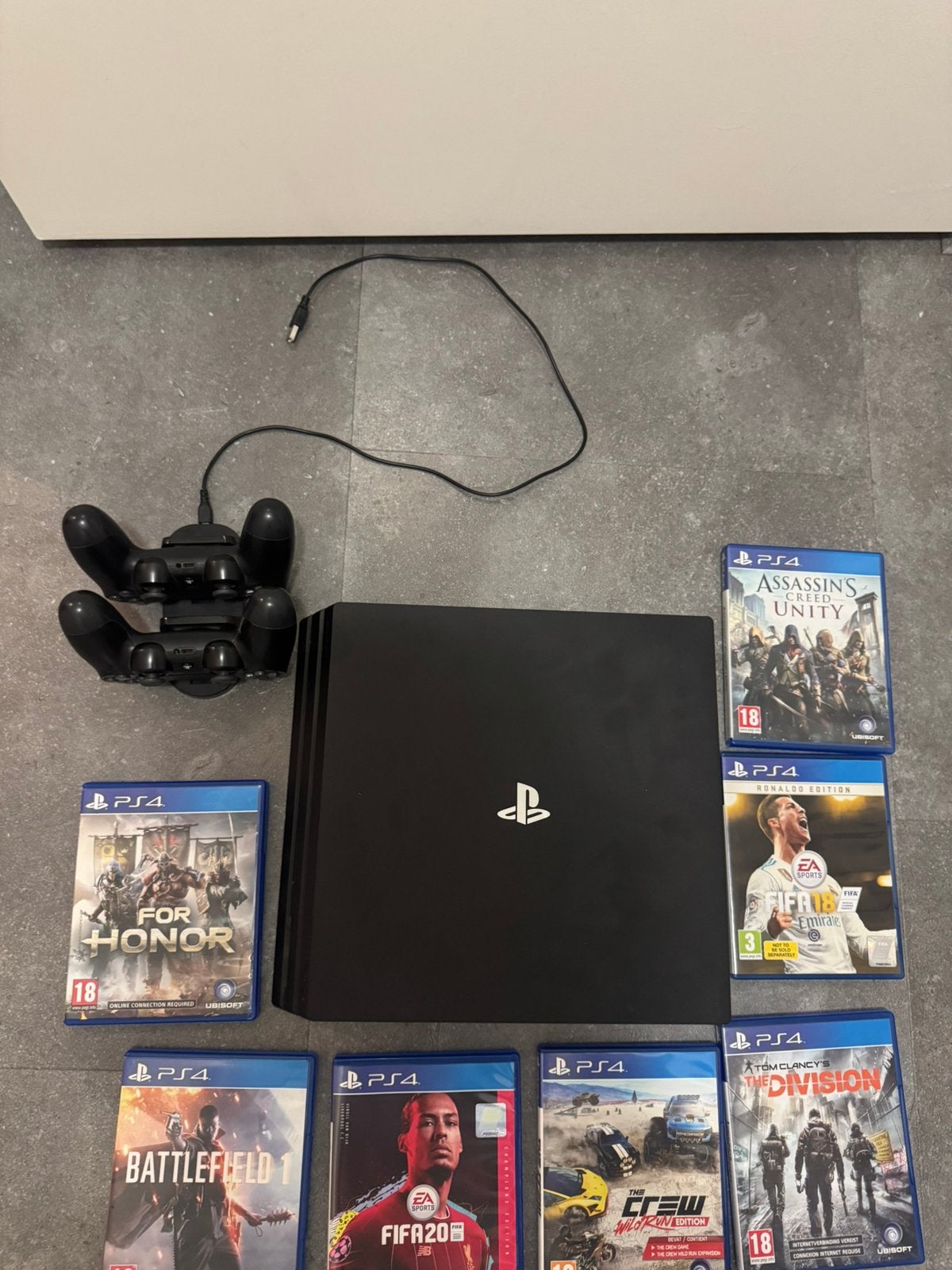 PS4 Pro 1tb, Spelcomputers en Games, Met games, Met 2 controllers, Ophalen of Verzenden, Zo goed als nieuw