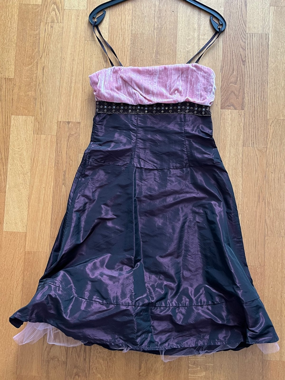 Cocktailjurk satijn/velours aubergine & roze - mt 36/S, Paars, Cocktailjurk, Ophalen of Verzenden, Zo goed als nieuw