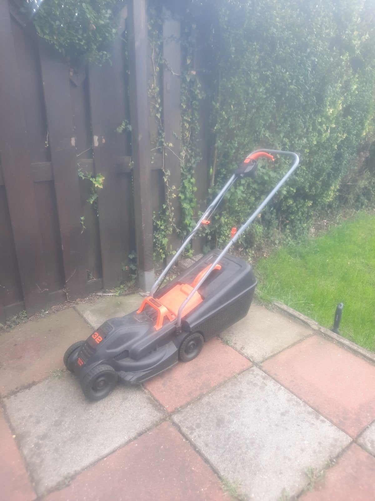 grasmaaier, Tuin en Terras, Ophalen of Verzenden, Gebruikt, Elektrische grasmaaier, Black and Decker