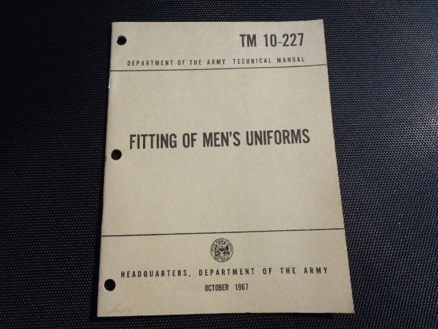 Orig. US Army gids 1967 , uniformen in de Vietnam periode, Ophalen of Verzenden, Landmacht, Amerika, Boek of Tijdschrift