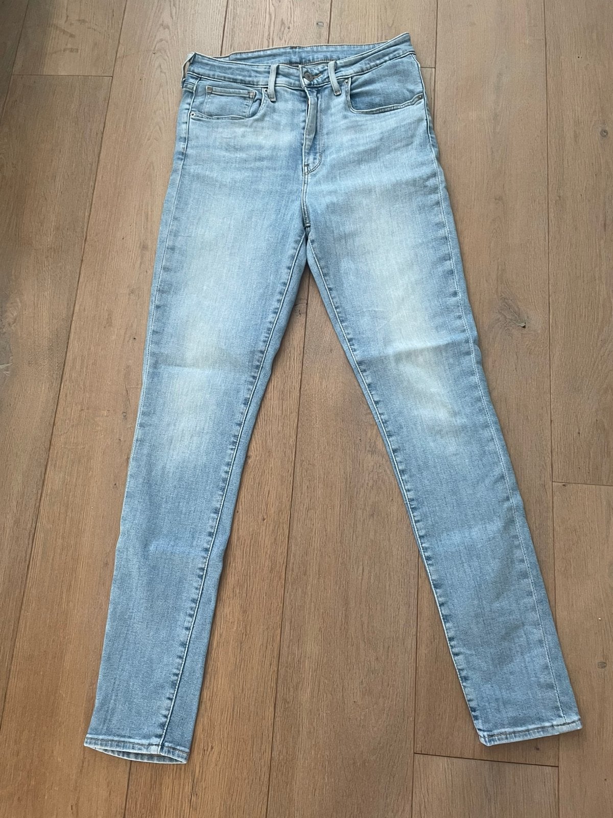 Levi’s mt 30, Ophalen of Verzenden, Gedragen, Blauw, W30 - W32 (confectie 38/40)