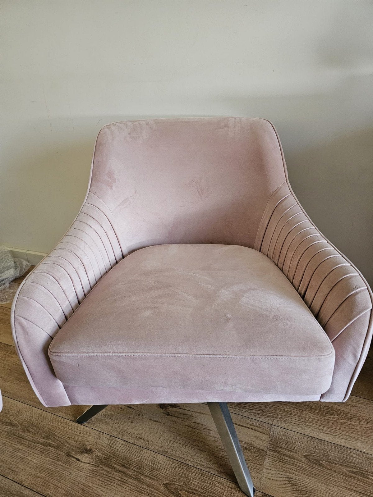 RICHMOND Roze fluwelen fauteuil met metalen onderstel, Gebruikt, Twee, Overige kleuren, Ophalen of Verzenden