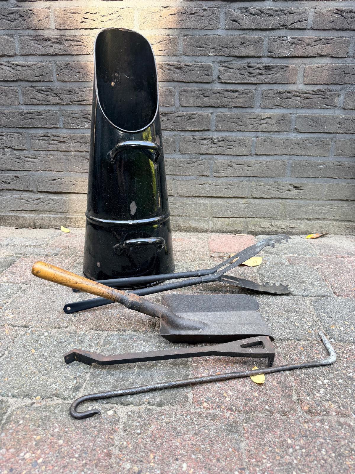 Vintage zwarte kolenkit met haard gereedschap, Ophalen, Gebruikt, Metaal