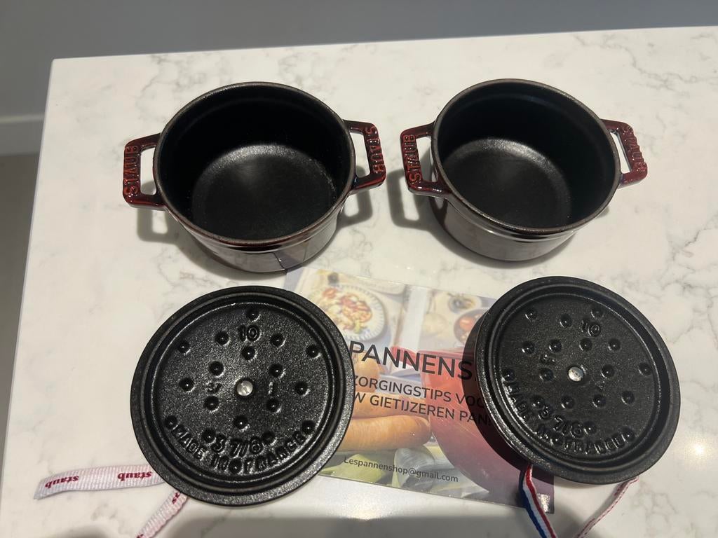 2 gietijzeren minipannetjes Staub, 10 cm Grenadine, Gietijzer, Nieuw, Ophalen of Verzenden, Staub