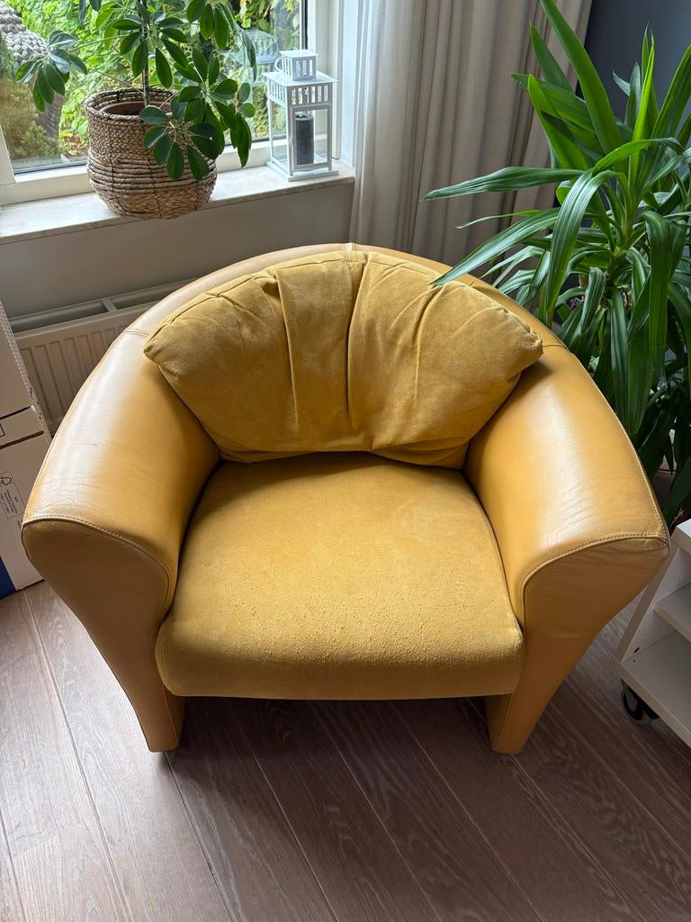 Leolux fauteuil, geel leer en stof., Huis en Inrichting, Fauteuils, Ophalen of Verzenden, Gebruikt, Leer, 75 tot 100 cm