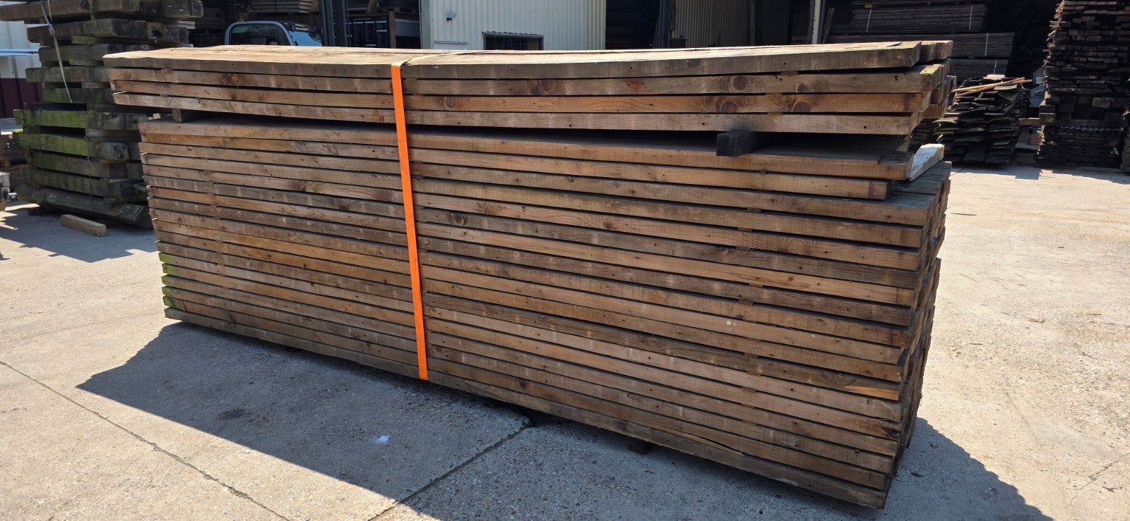 Grote partij gebruikte balken | 4000 x 240 x 55 mm, Doe-het-zelf en Verbouw, Hout en Planken, Geïmpregneerd, Gebruikt, 25 tot 50 mm
