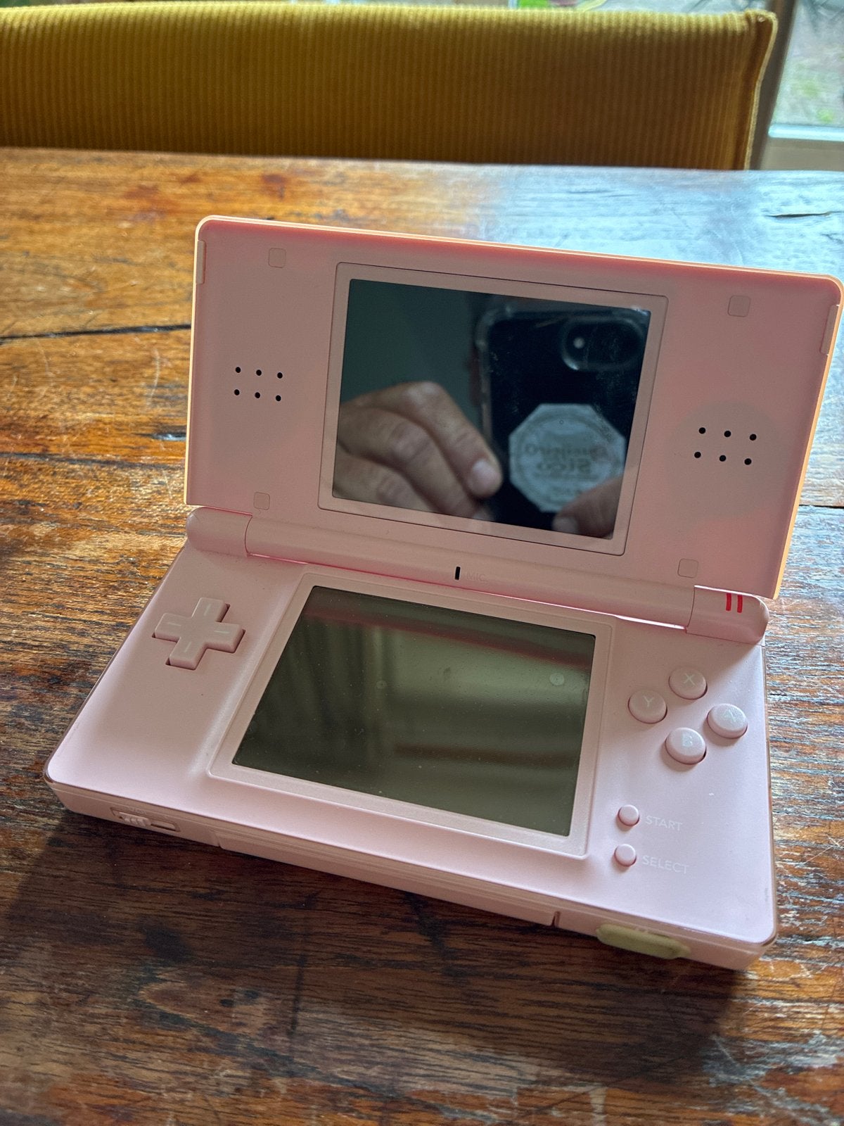 Roze Nintendo DS Lite - Gebruikt maar functioneel, Spelcomputers en Games, Spelcomputers | Nintendo DS, Ophalen, Gebruikt, Roze
