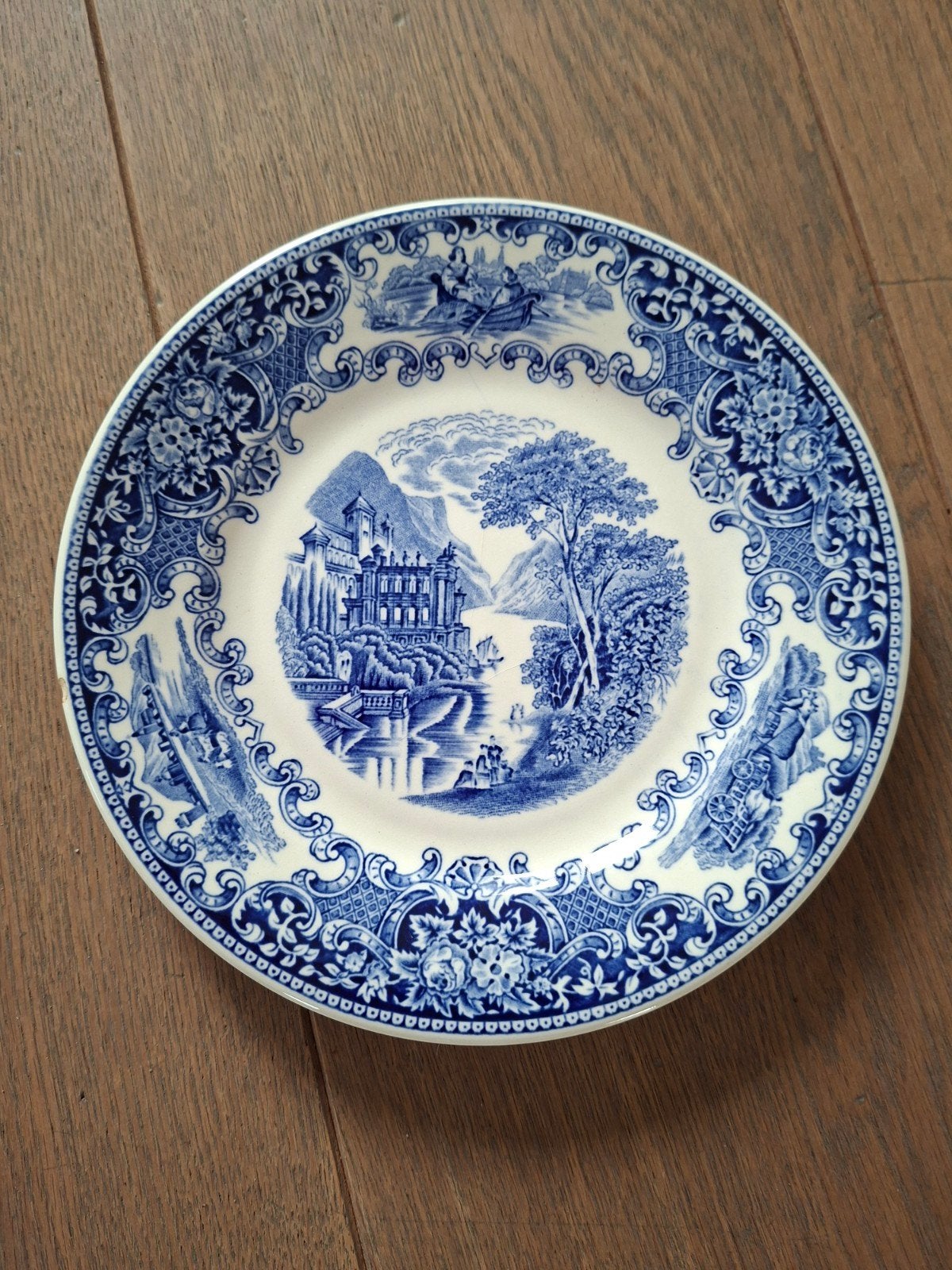Antiek Maastricht Mosa bord 'Old England' (blauw/wit), Ophalen of Verzenden