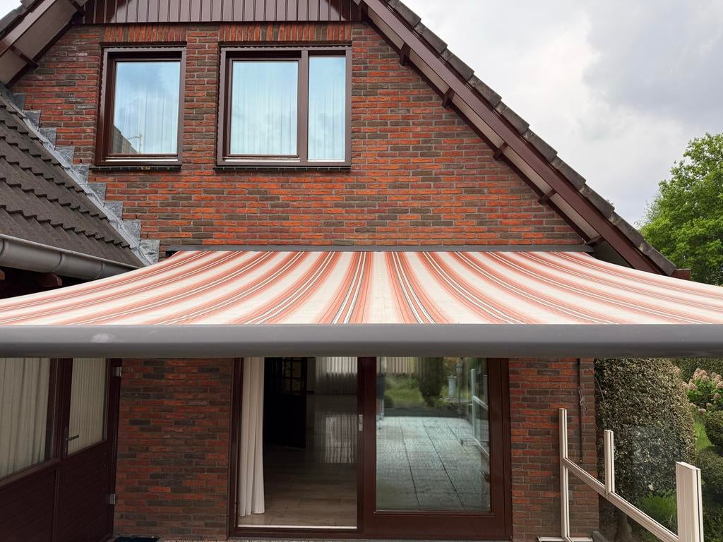 Knikarmscherm - elektrisch -met verlichting+afstandbediening, Ophalen, Gebruikt, 450 cm of meer, Elektrisch