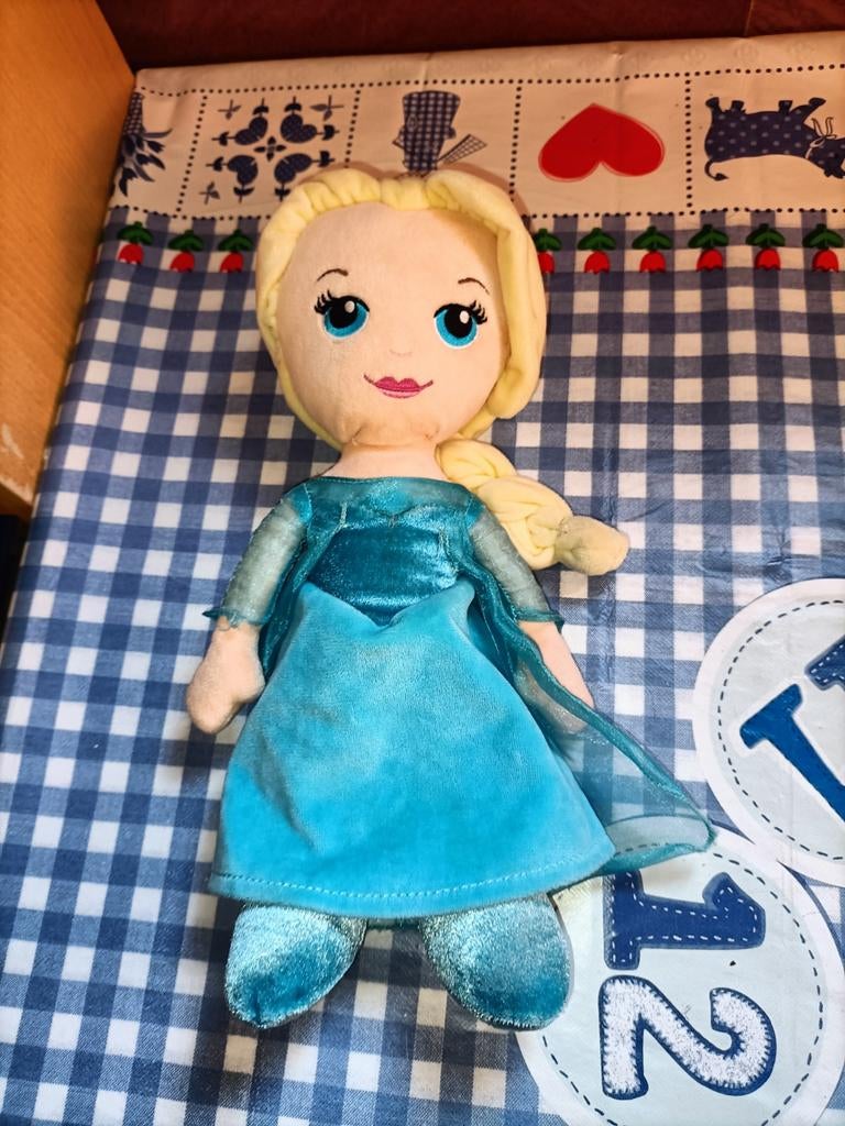 Elsa knuffel Frozen 31 cm groot, Ophalen of Verzenden, Zo goed als nieuw, Overige typen