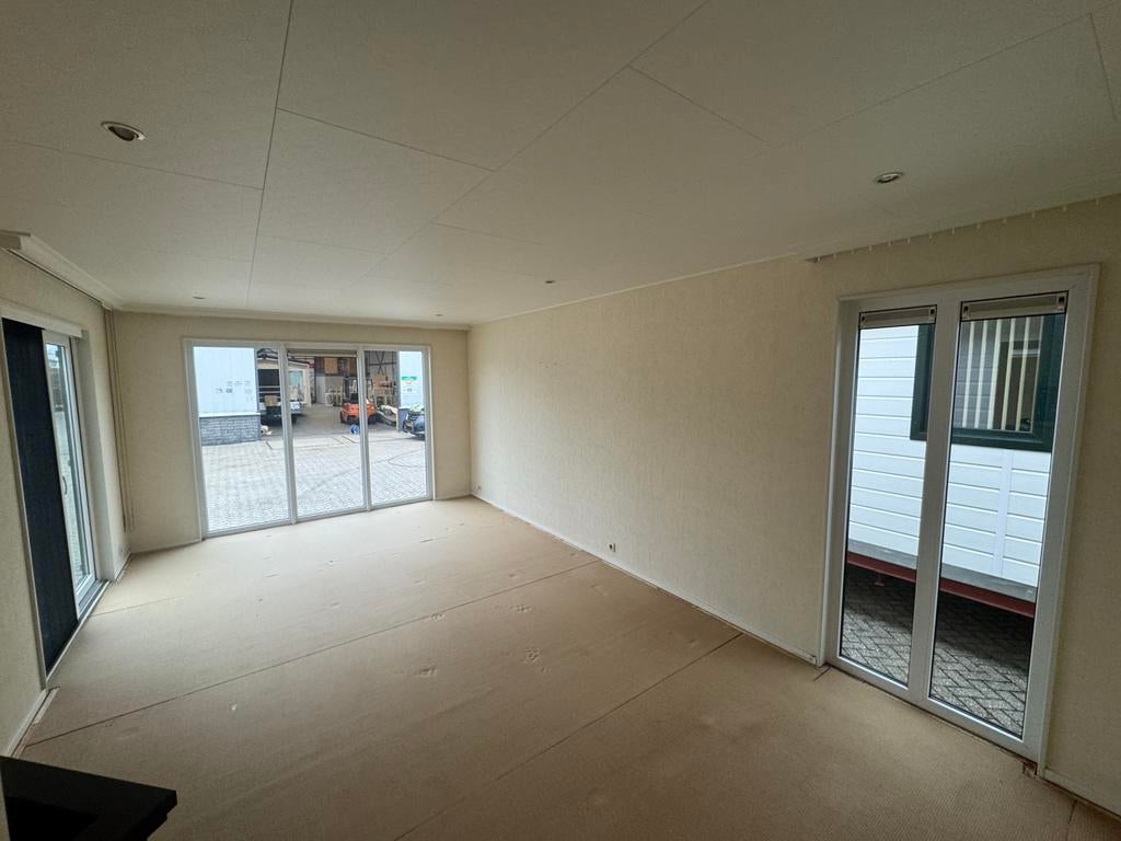 🏡Prachtig Top chalet 11 x 370 2 slaapkamers en zolder**  ⬇️, Tot en met 4