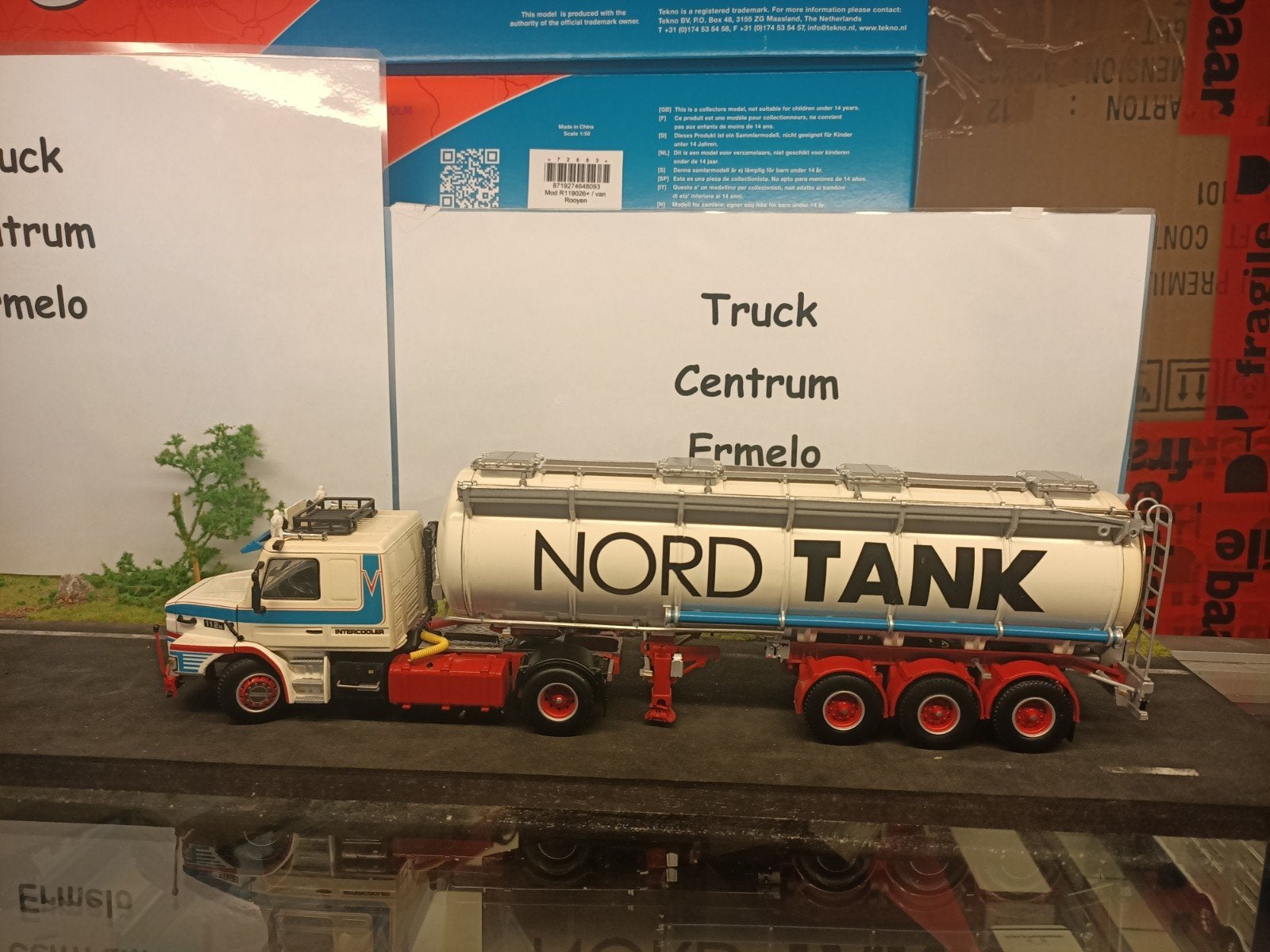 NORDTANK; SCANIA 3 TORPEDO TANK TRAILER
Verzending is voor r, Hobby en Vrije tijd, Modelauto's | 1:50, Ophalen of Verzenden, Nieuw