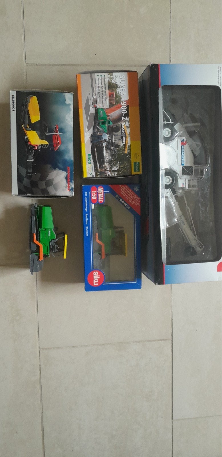 verzamel items, Hobby en Vrije tijd, Modelauto's | 1:18, Ophalen, Nieuw