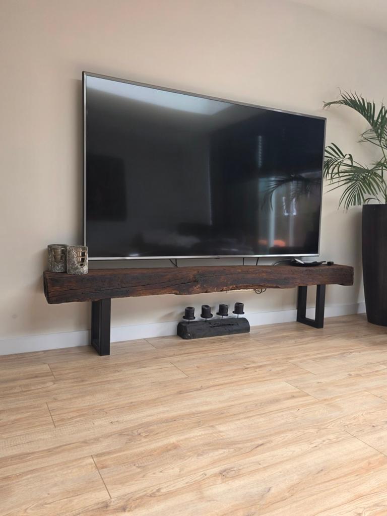 Robuuste TV-meubel/sidetable van houten balk, Ophalen