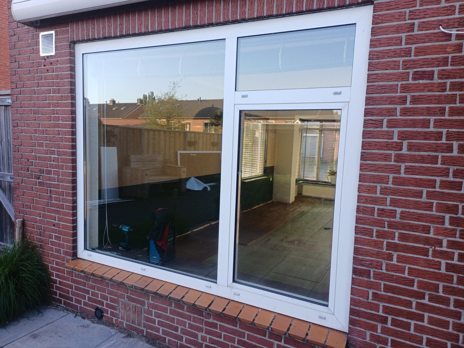 Alluminium kozijn inclusief draai kiep raam, Ophalen of Verzenden, Hout, 75 tot 150 cm, Raamkozijn