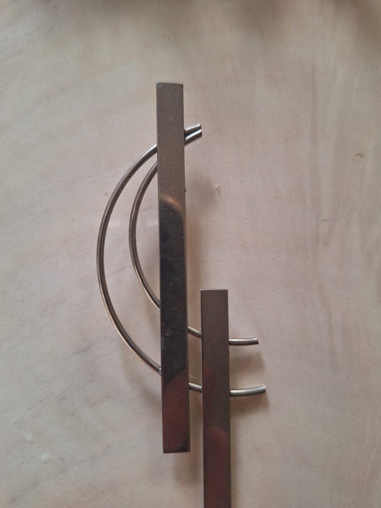 Unieke zilverkleurige modernistische broche, Overige materialen, 4 tot 7 cm, Gebruikt, Verzenden